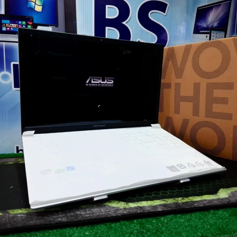 ASUS VivoBook 15 — Ryzen 9 5900HX · 16 Go · RTX 3050 · 15.6" OLED