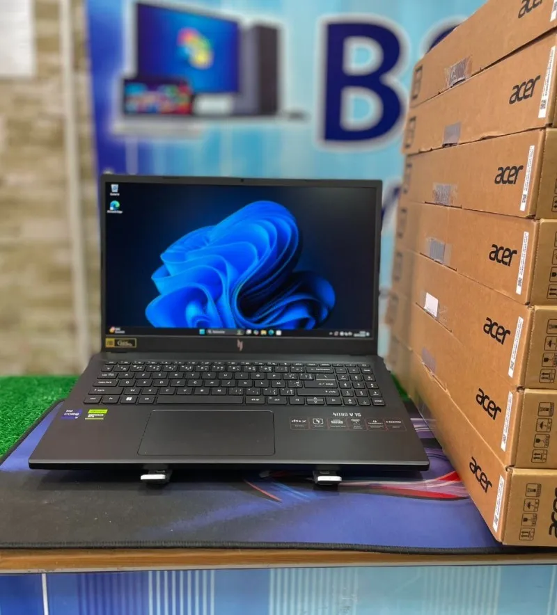 Acer Nitro V15 — i9-13900H · 16 Go · RTX 5060 · 15.6" 165 Hz
