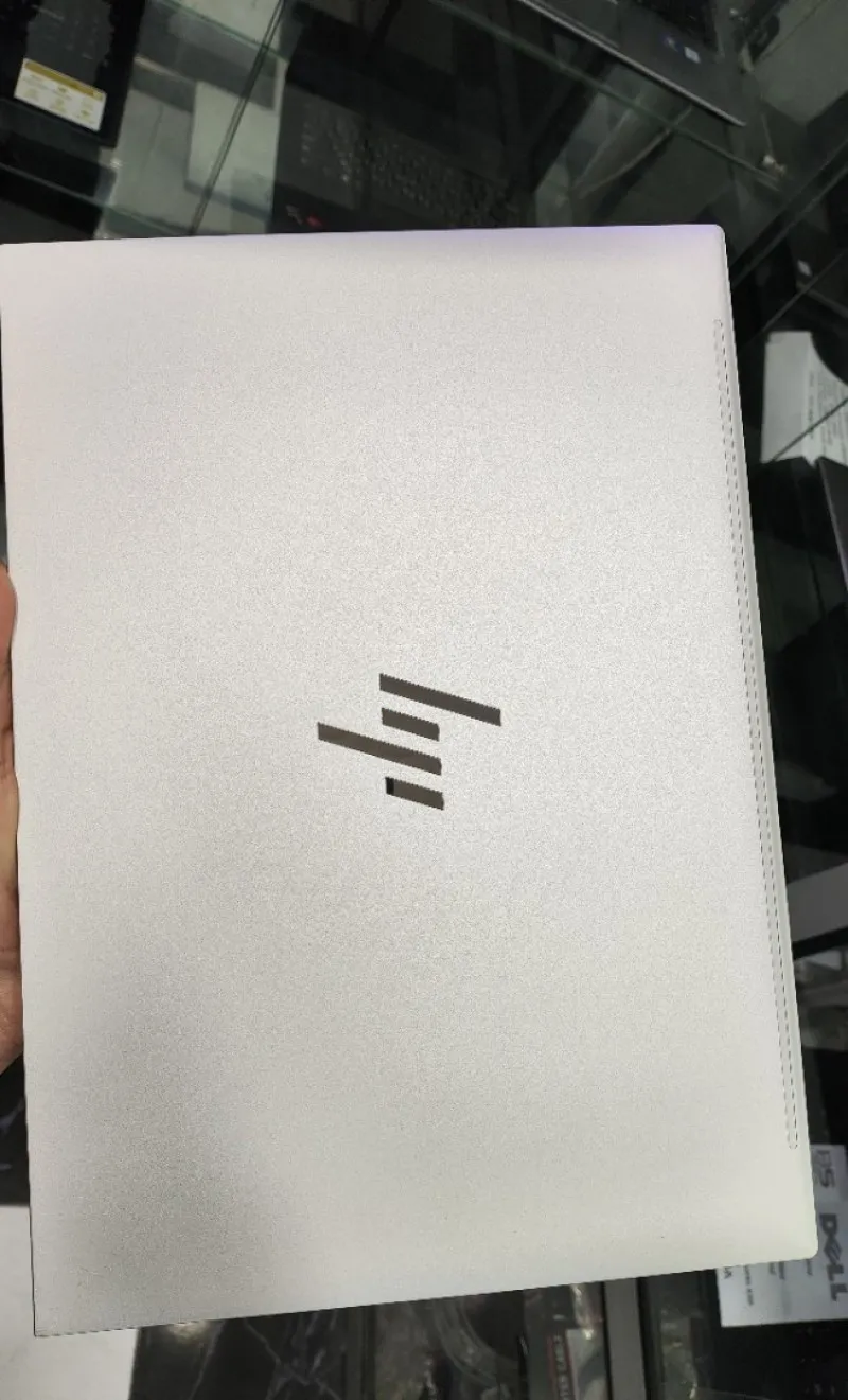 HP EliteBook 845 G9 — Ryzen 5 6650U · 16 Go · Radeon Graphics · 14" FHD