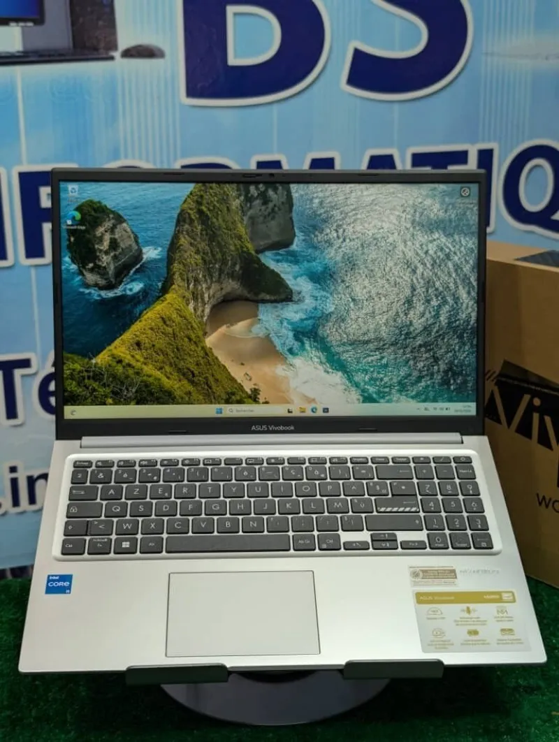 ASUS Vivobook 15 X1502V — i5-13500H · 8 Go · 512 Go SSD · 15.6" Full HD