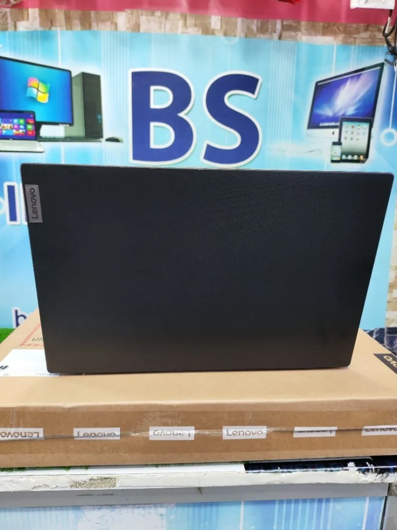 Lenovo V15 G3 — i5-1235U · 16 Go · Iris Xe · 15.6" FHD