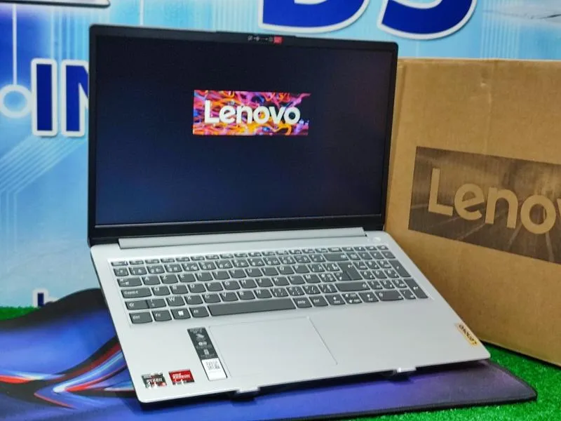 Lenovo IdeaPad 1 — AMD Ryzen 5 7520U · 8 Go · 512 Go SSD · 15.6" FHD