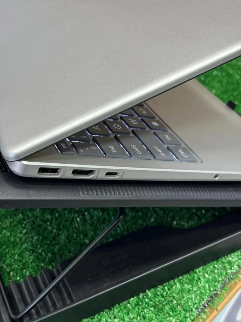HP 15-FD0362NIA — i5-1334U · 16 Go · MX570 · 15.6" FHD