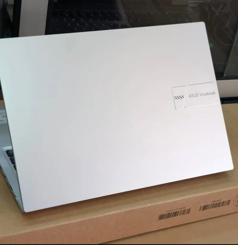 Asus VivoBook M1605N — Ryzen 5 150 · 16 Go · Radeon 660M · 16" FHD IPS