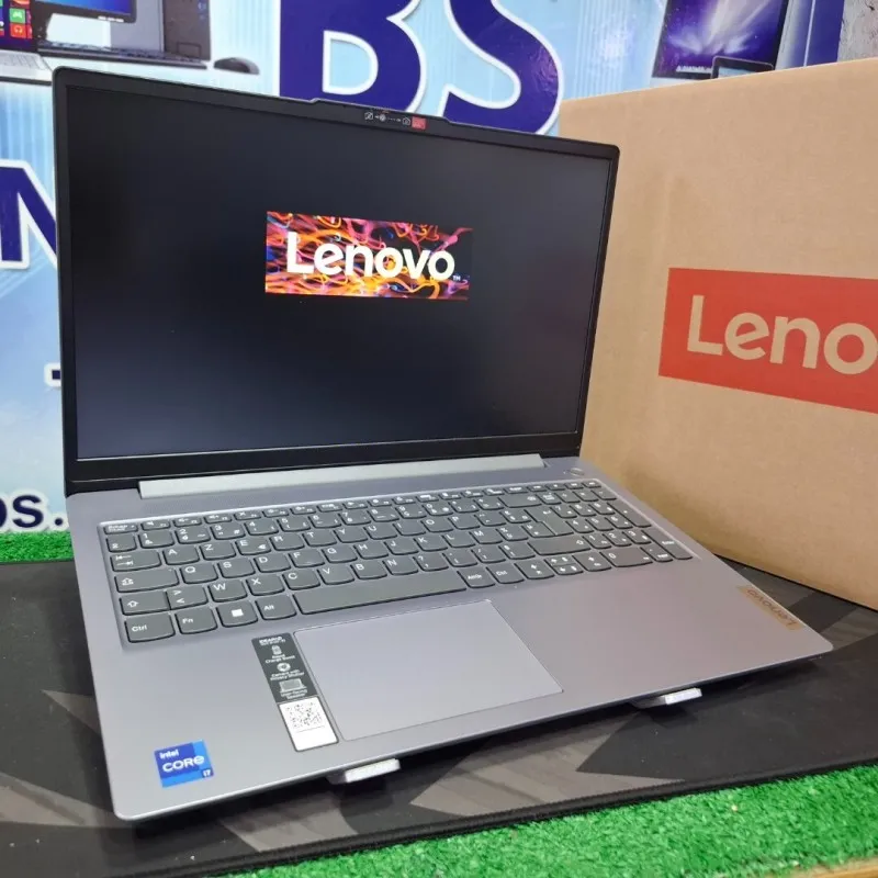 Lenovo IdeaPad Slim 3 — i7-13620H · 16 Go · 15.6" FHD
