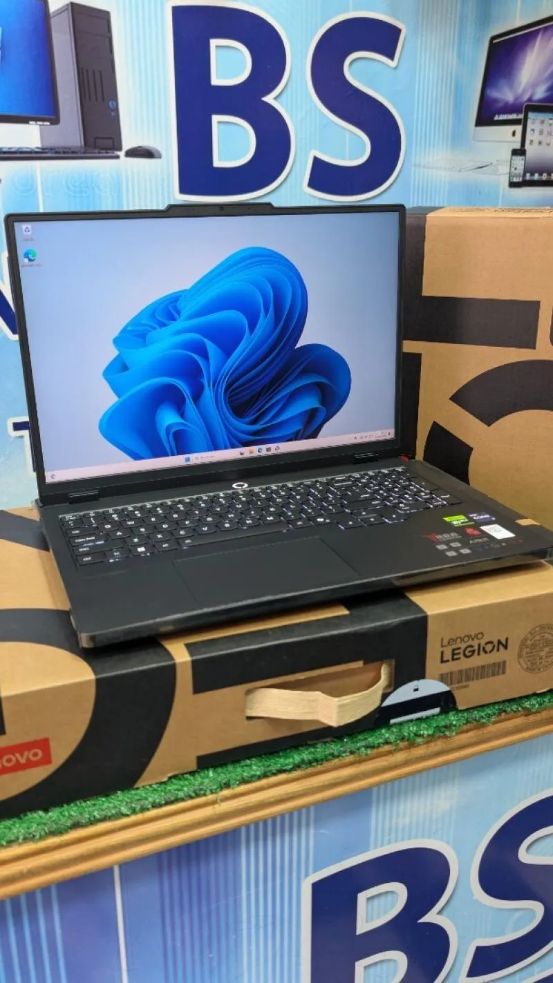 Lenovo Legion Y7000P — i9-14900HX · 32 Go · RTX 5070 · 16" 2K 240 Hz