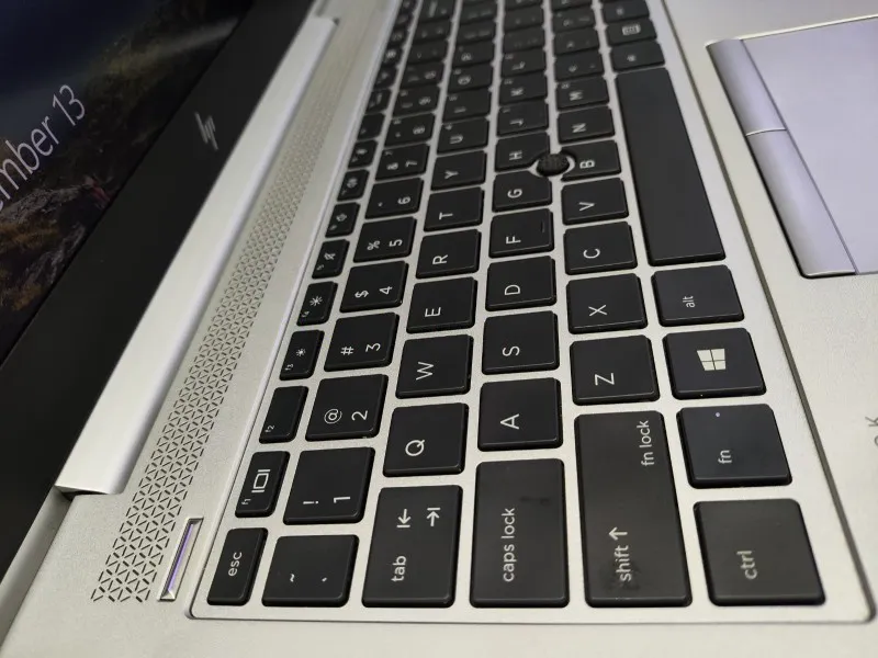 HP EliteBook 840 G5 — i5-8350U · 8 Go · 256 Go SSD · 14" FHD