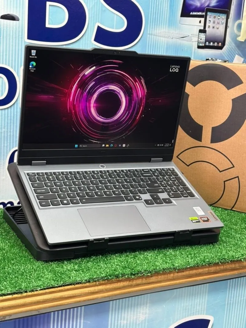 Lenovo LOQ 5 — Ryzen 5 220 · 16 Go DDR5 · RTX 5050 · 15.6" 144 Hz
