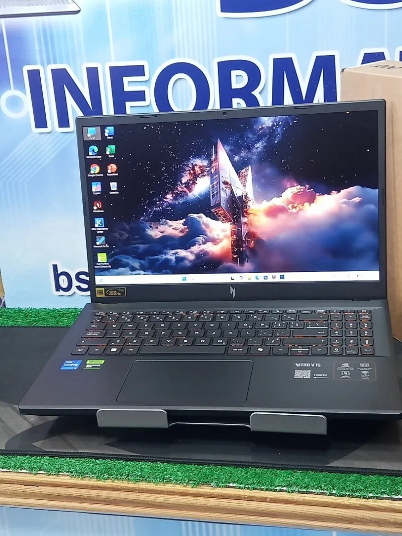 Acer Nitro v15 — i7-13620H · 16 Go · RTX 5060 · 15.6" 180 Hz