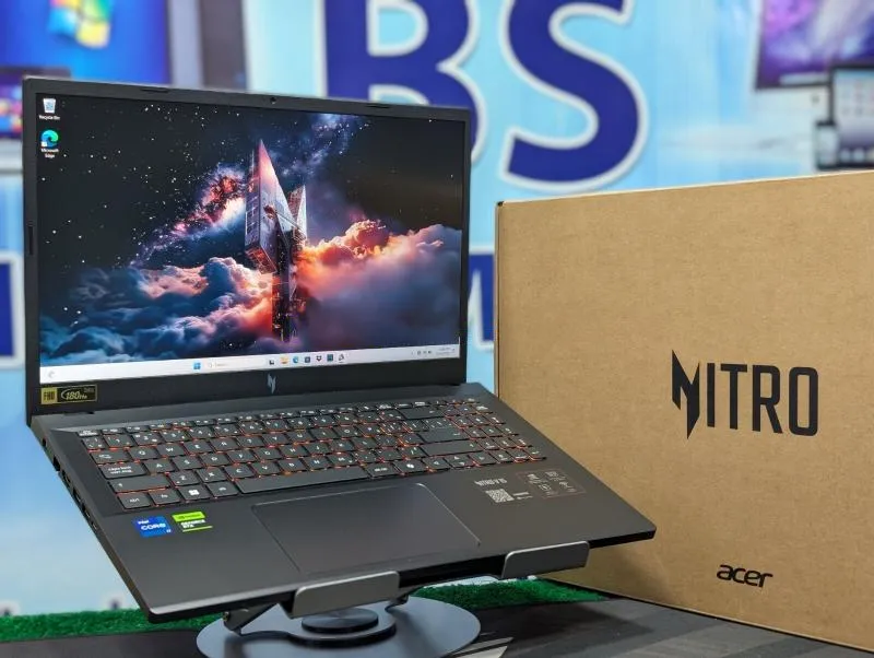 Acer Nitro V15 — i7-13620H · 16 Go · RTX 5060 · 15.7" 180 Hz