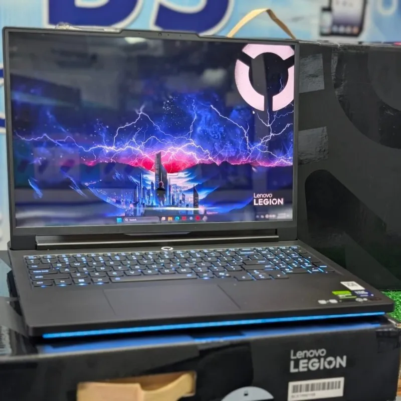 Lenovo Legion Pro 7 16IAX10H — Intel Core Ultra 9 275HX · 32 Go · 2 To · RTX 5070 12 Go · 16" 2K OLED 240 Hz