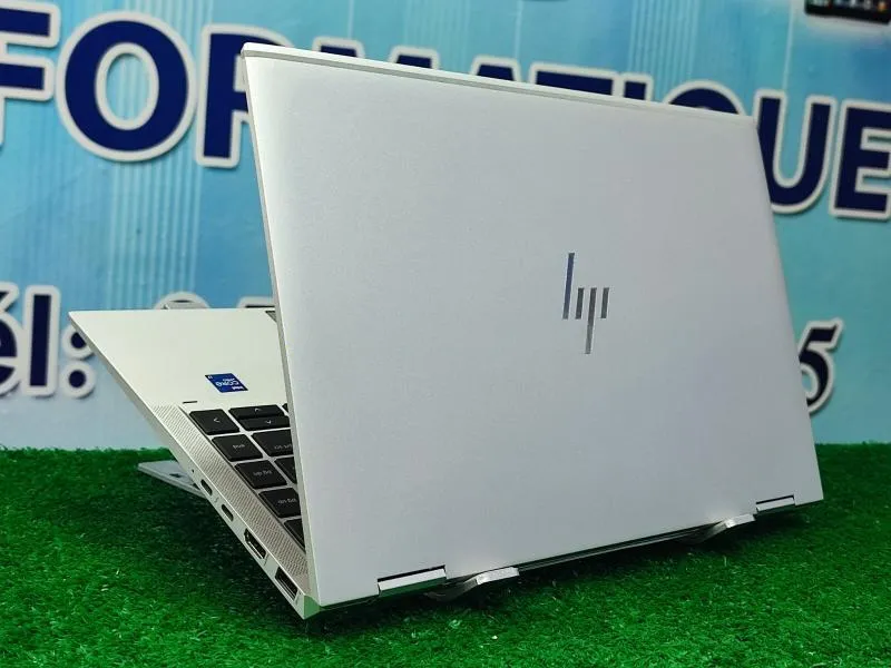 HP EliteBook 1040 X360 G8 — i7-1185G7 · 16 Go · 14" Tactile