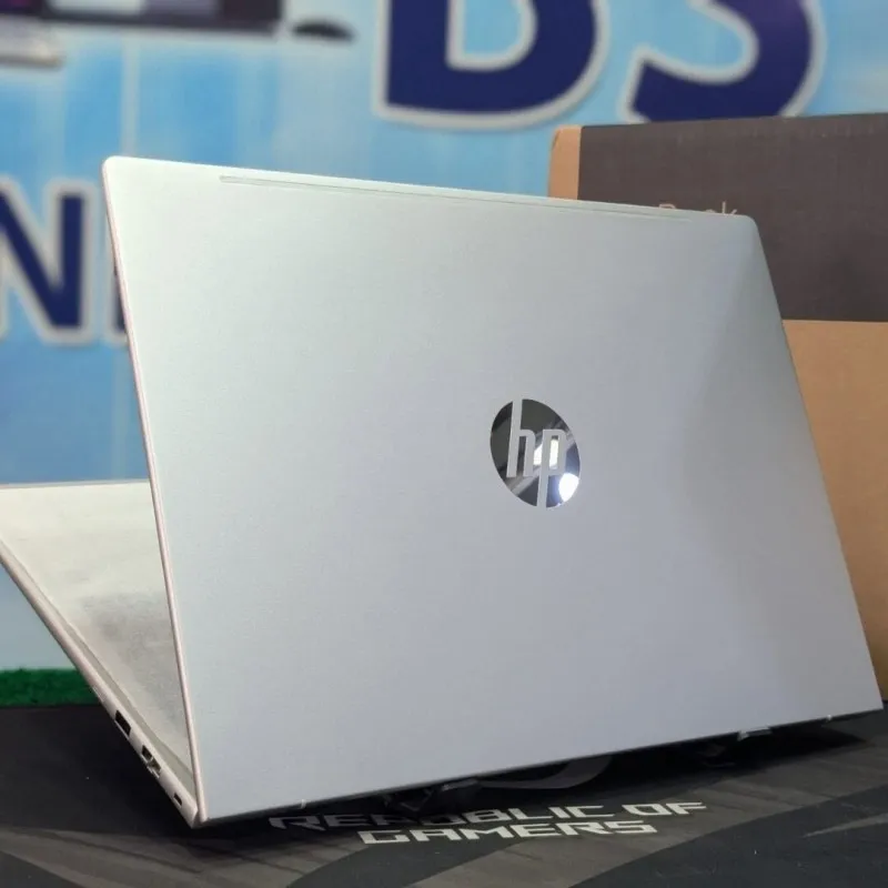 HP ProBook 4 G1a 16 — Ryzen 7 250 · 16 Go DDR5 · 16" WUXGA